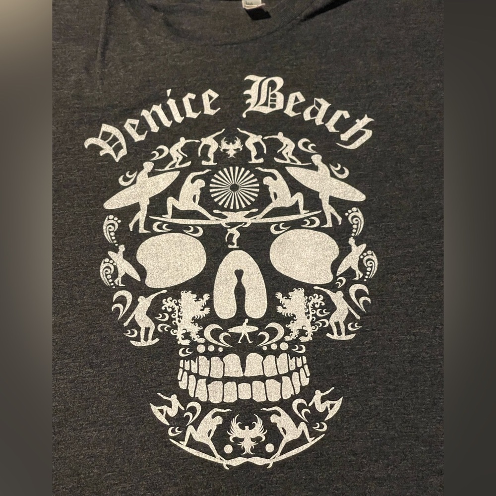 Venice Beach surf skull shirt. Size Large